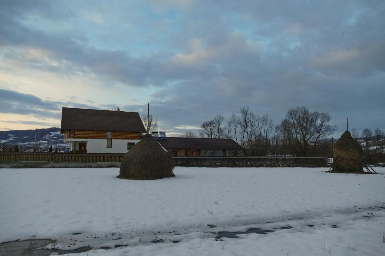 Acasa in Maramures Feresti Bagian luar foto